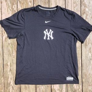 NEW Nike NY Yankees Dri-Fit Tee